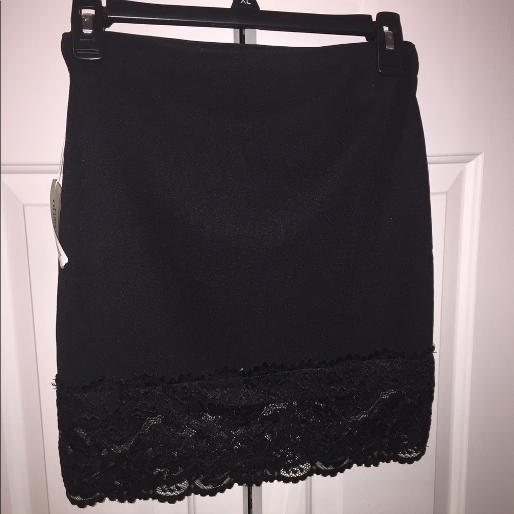 Black body tight skirt